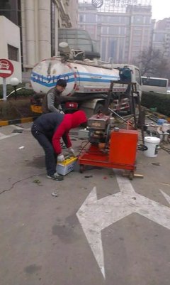 海油大街清理廢油池139一110一48029