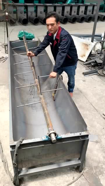 農業機械制作工藝,紅薯土豆清洗上料機制作過程中